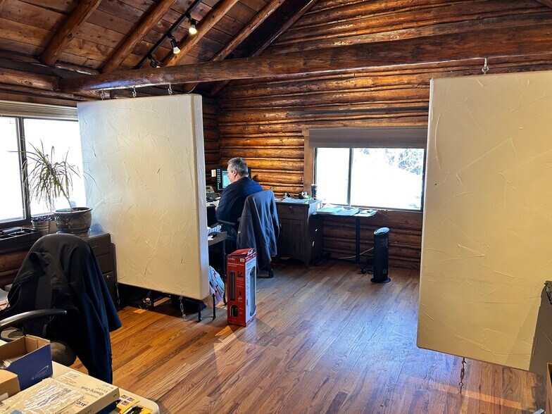 More Photos Of 5490 S Parmalee Gulch Rd, Indian Hills Freestanding For Sale