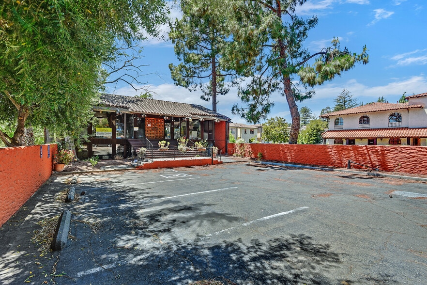 More Photos Of 43213 Mission Blvd, Fremont Office For Sale