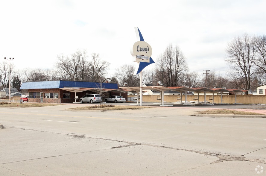 More Photos Of 5152 S Beech Daly St, Dearborn Heights Fast Food For Lease