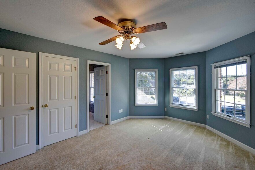 More Photos Of 113 Robert Bruce dr, Manteo Flex For Sale