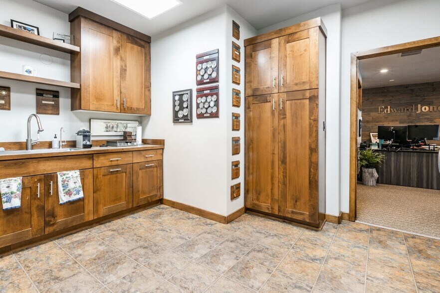 More Photos Of 1920 Prospector Ave, Park City Office For Sale