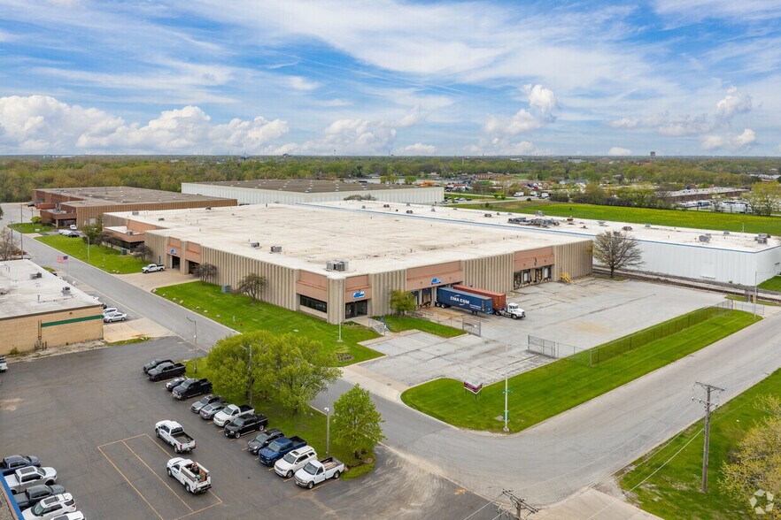 More Photos Of 410-470 W 169th St, South Holland Warehouse For Lease