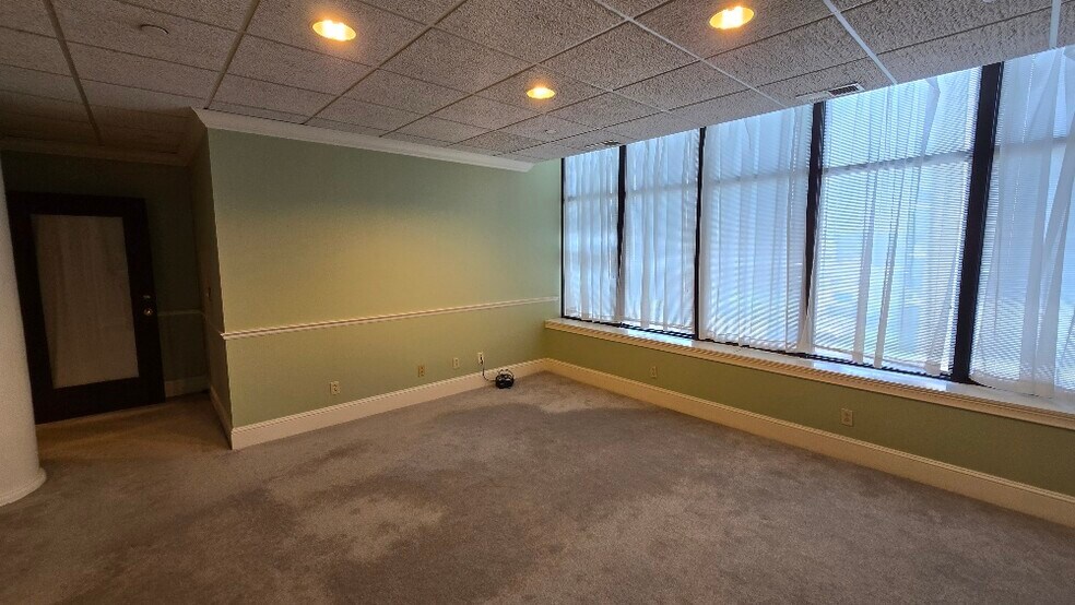 More Photos Of 1108 3rd Ave, Huntington Office For Sale