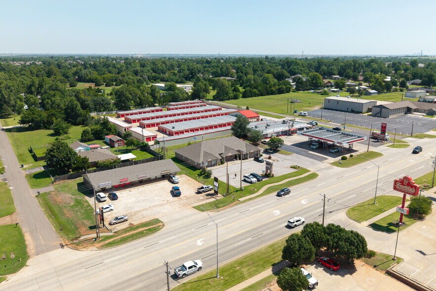 More Photos Of 543 E Ok-152, Mustang Office For Sale