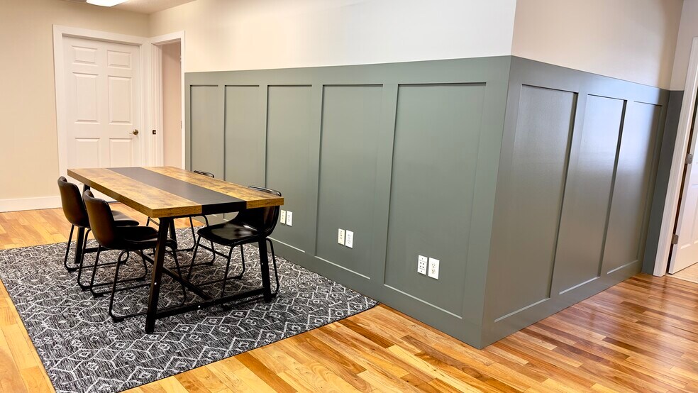 More Photos Of 2994 Rice St, Little Canada Coworking Space