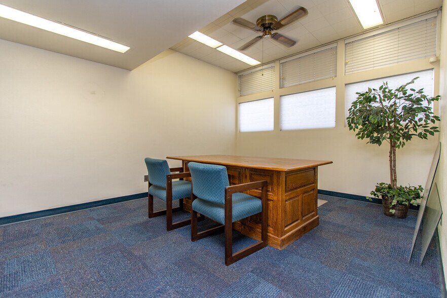 More Photos Of 971 E Broadway Ave, Atwater Office For Lease