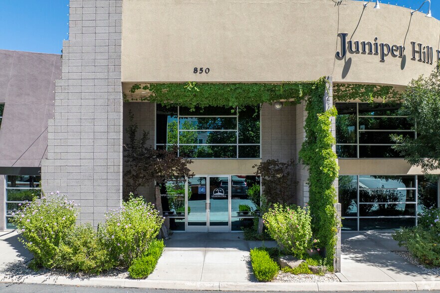 More Photos Of 850 E Patriot Blvd, Reno Showroom For Sale