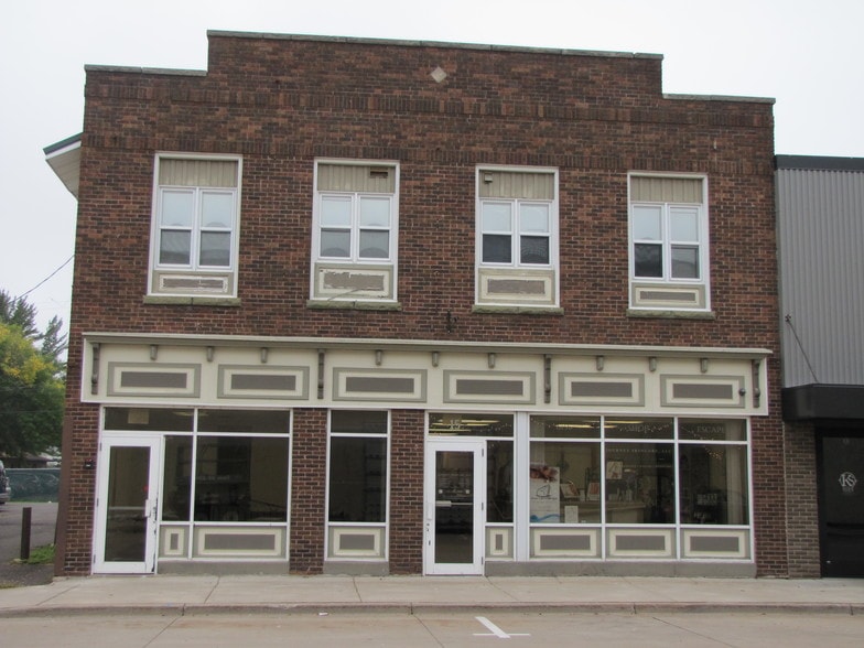 More Photos Of 15 W Marshall St, Rice Lake Apartments For Lease