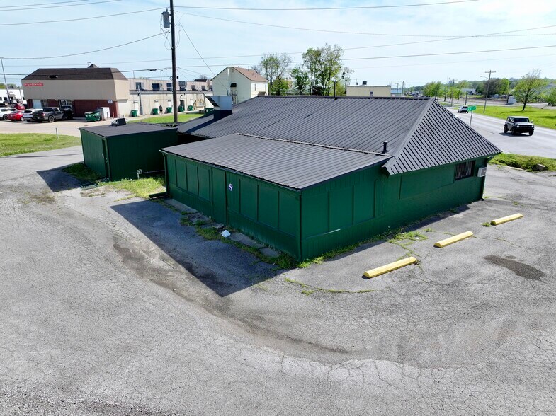 More Photos Of 500 N J. M. Davis Blvd, Claremore Restaurant For Sale