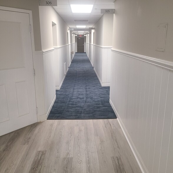 More Photos Of 32 Office Park Rd, Hilton Head Island Office For Lease