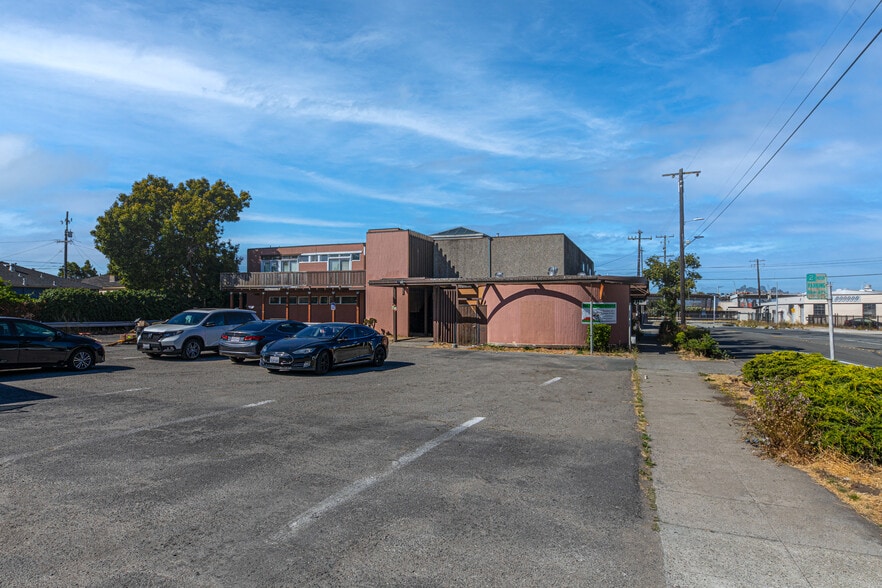 More Photos Of 120 Broadway, Richmond Medical For Sale