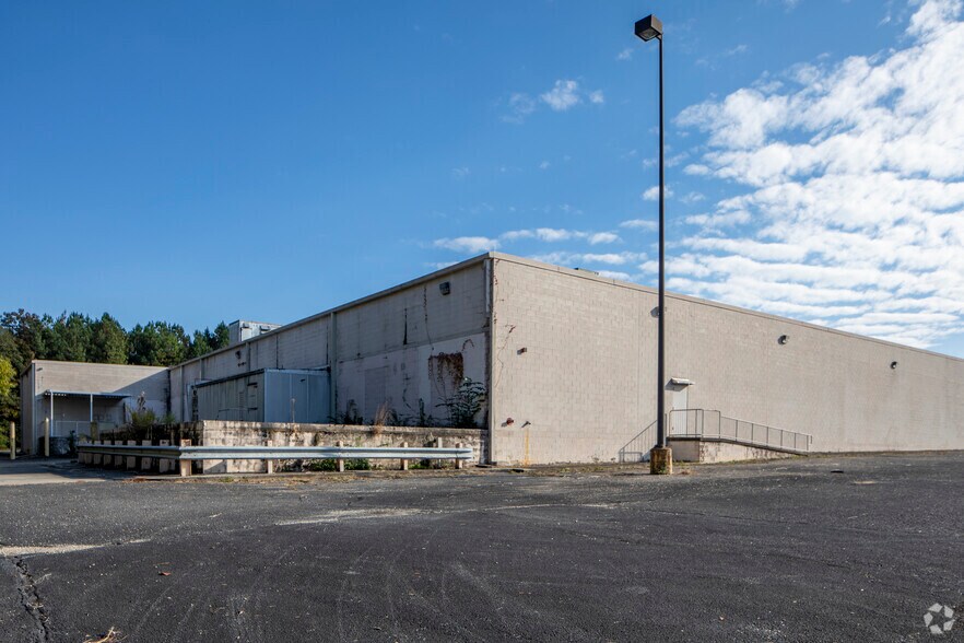 More Photos Of 2120 HWY 19 N, Meridian Freestanding For Lease