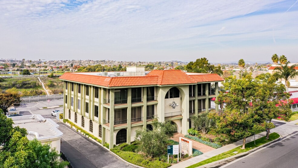 More Photos Of 23717 Hawthorne Blvd, Torrance Office For Lease