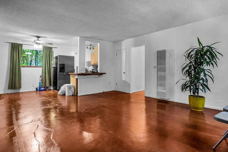 More Photos Of 614 6th Ave, Venice Apartments For Sale