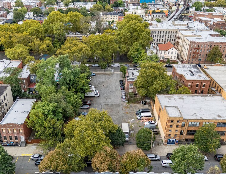 More Photos Of 680 Essex St, Brooklyn Land For Lease