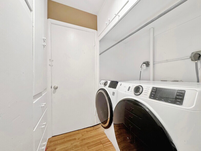 More Photos Of 7736 Sugar Dr, Huntington Beach Apartments For Sale