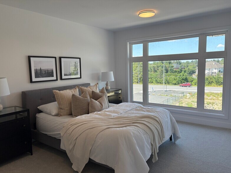 More Photos Of 33 Salamander Way, Ottawa Apartments For Sale