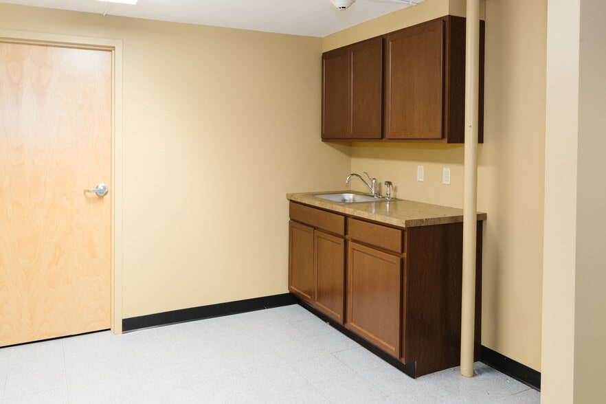 More Photos Of 100 Midway Rd, Cranston Unknown For Lease