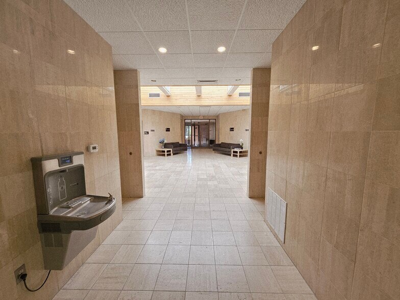 More Photos Of 1815 Schadt Ave, Whitehall Medical For Lease