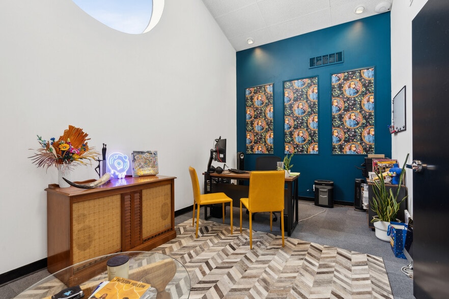 More Photos Of 3500 Easy St, Dallas Flex For Sale