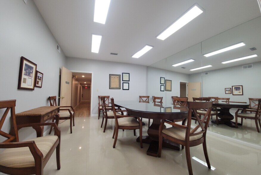 More Photos Of 433 Harrison Ave, Panama City Office For Lease