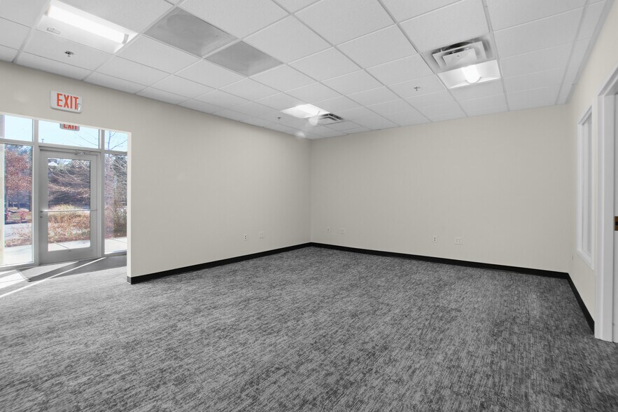 More Photos Of 2310 Charleston Regional Pky, Charleston Distribution For Lease