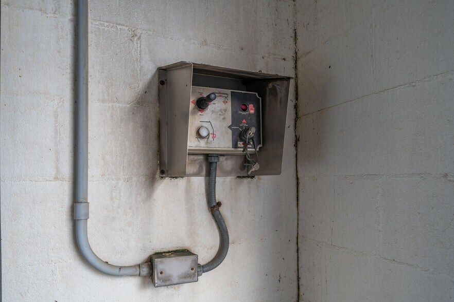 More Photos Of 626 Carpenter Dam Rd, Hot Springs National Park Specialty For Sale