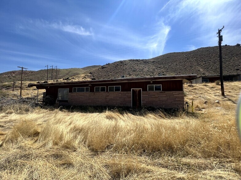 More Photos Of 1000 Washington St E, Vale Warehouse For Sale