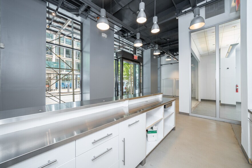 More Photos Of 140 W 22nd St, New York Apartments For Sale