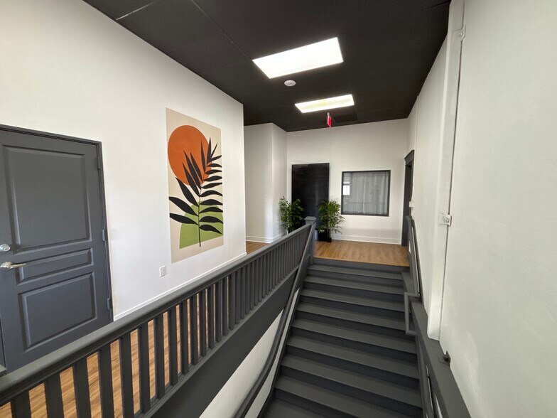 More Photos Of 200 E Chapman Ave, Orange Storefront Retail Office For Lease