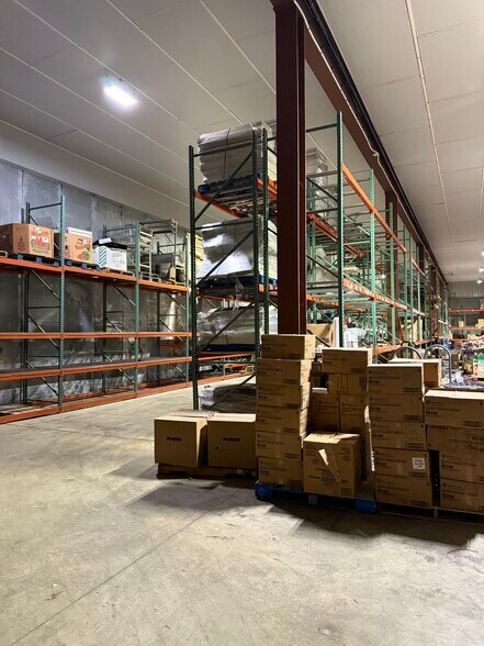 More Photos Of 479 Ferguson Rd, Dunbar Refrigeration Cold Storage For Sale