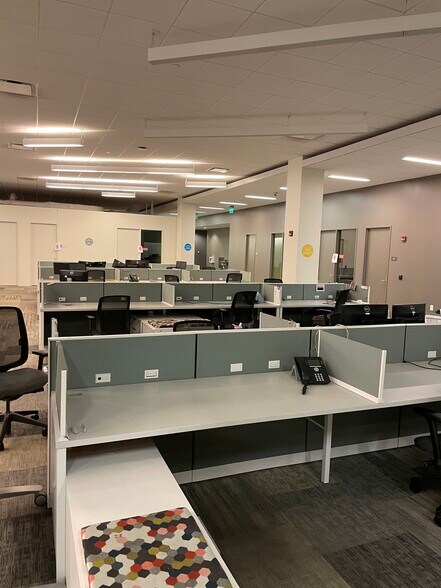 More Photos Of 49 W Maryland St, Indianapolis General Retail For Lease