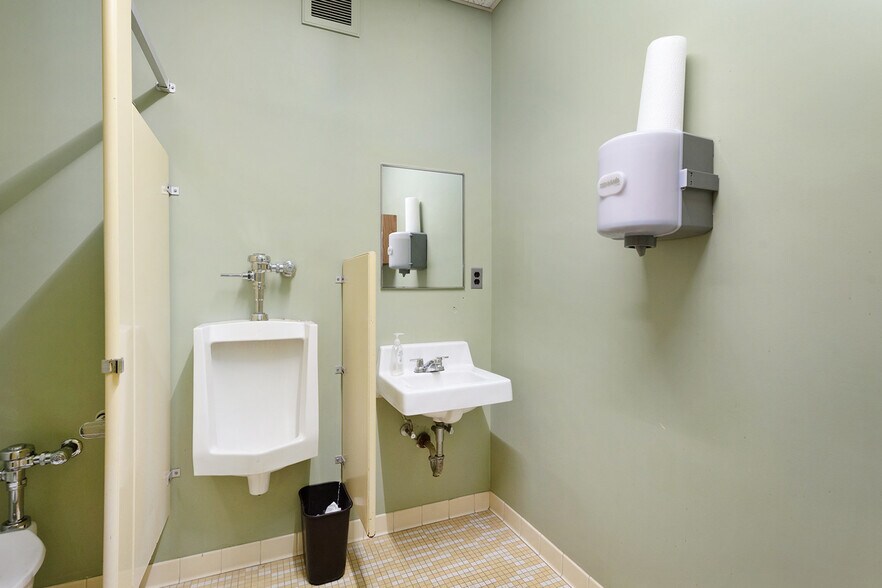 More Photos Of 500 W Crosstown Pky, Kalamazoo Medical For Sale