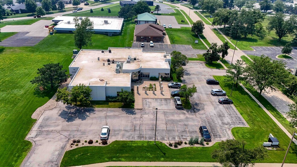 More Photos Of 3950 River Ridge Dr NE, Cedar Rapids Office For Sale