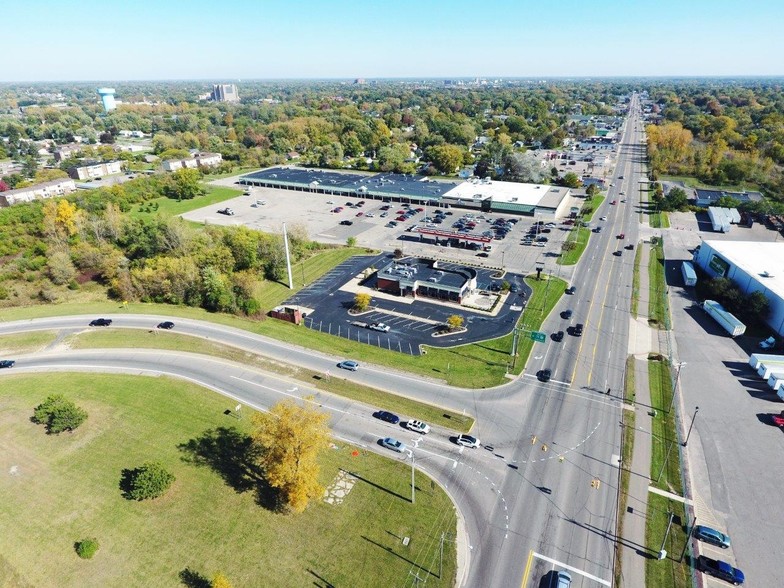 Primary Photo Of 3238-3288 Corunna Rd, Flint Storefront For Sale