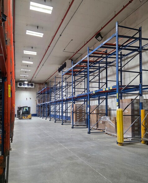 More Photos Of 1015 New York Ave, Toledo Distribution For Sale