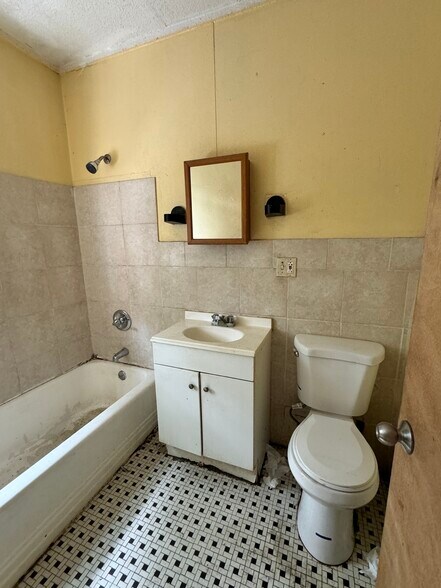More Photos Of 252 Sisson Ave, Hartford Apartments For Sale