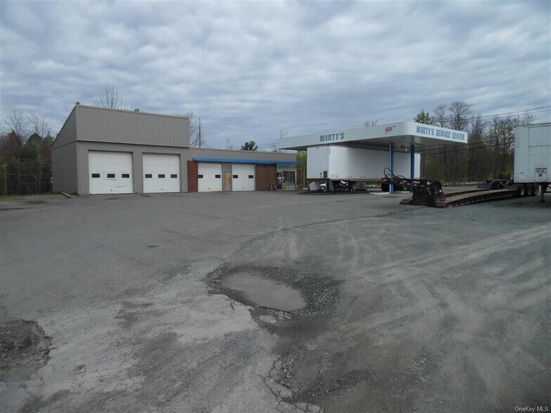 Primary Photo Of 4461 New York 42, Monticello General Retail For Sale