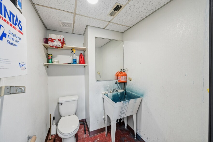 More Photos Of 10855 Irma Dr, Northglenn Warehouse For Sale