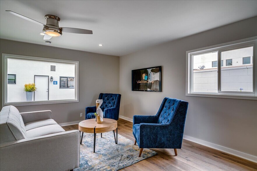 More Photos Of 323-325 Culver Blvd, Playa Del Rey Storefront Retail Residential For Sale