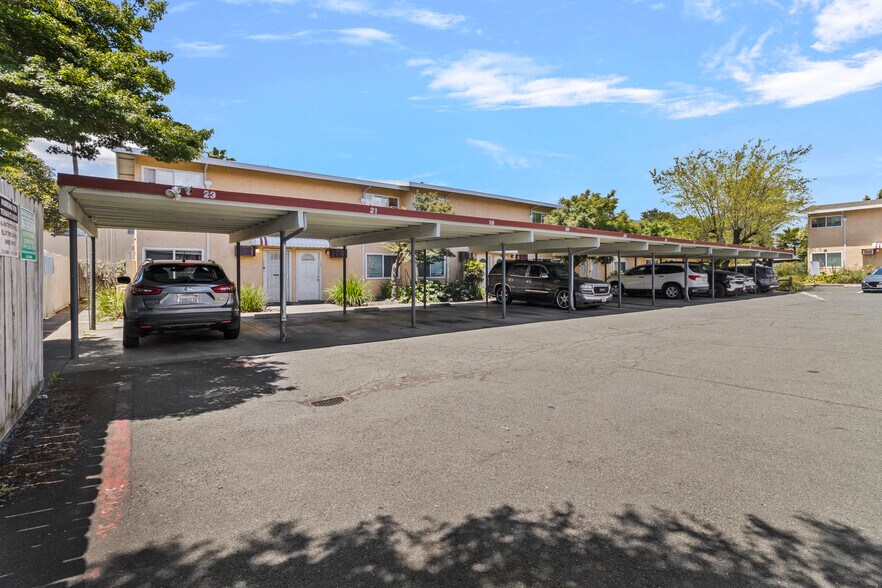 More Photos Of 101-147 Freeway Dr, Napa Apartments For Sale
