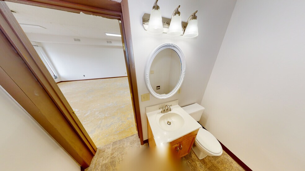 More Photos Of 7326-7338 Southern Blvd, Youngstown Unknown For Lease