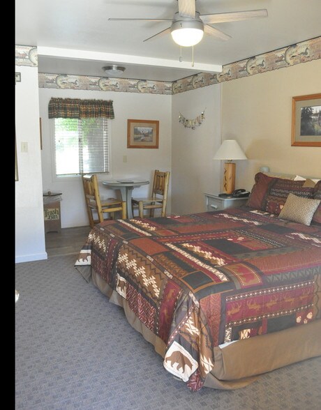 More Photos Of 16123 Sierra Way, Kernville Hotel For Sale