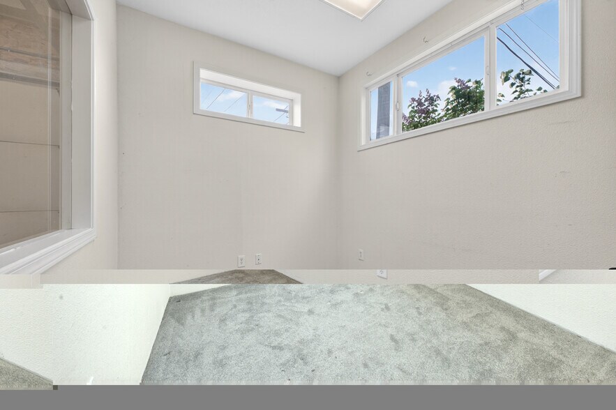 More Photos Of 1315 S 23rd St, Tacoma Storefront Retail Residential For Sale