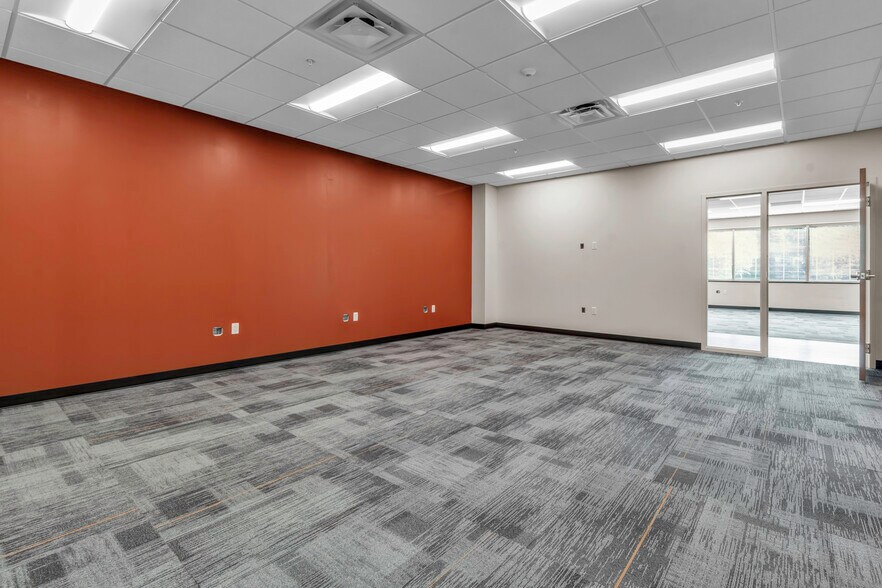 More Photos Of 400 Essjay Rd, Williamsville Office For Lease