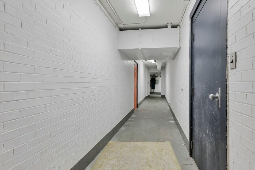 More Photos Of 300 E Auburn Ave, Springfield Office For Sale