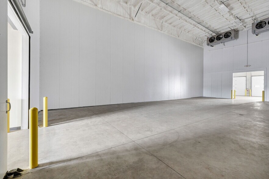 More Photos Of 9342 SE Loop 410, San Antonio Refrigeration Cold Storage For Lease
