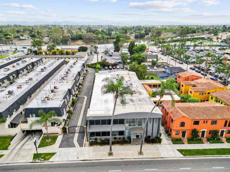 More Photos Of 2215 N Broadway, Santa Ana Medical For Sale