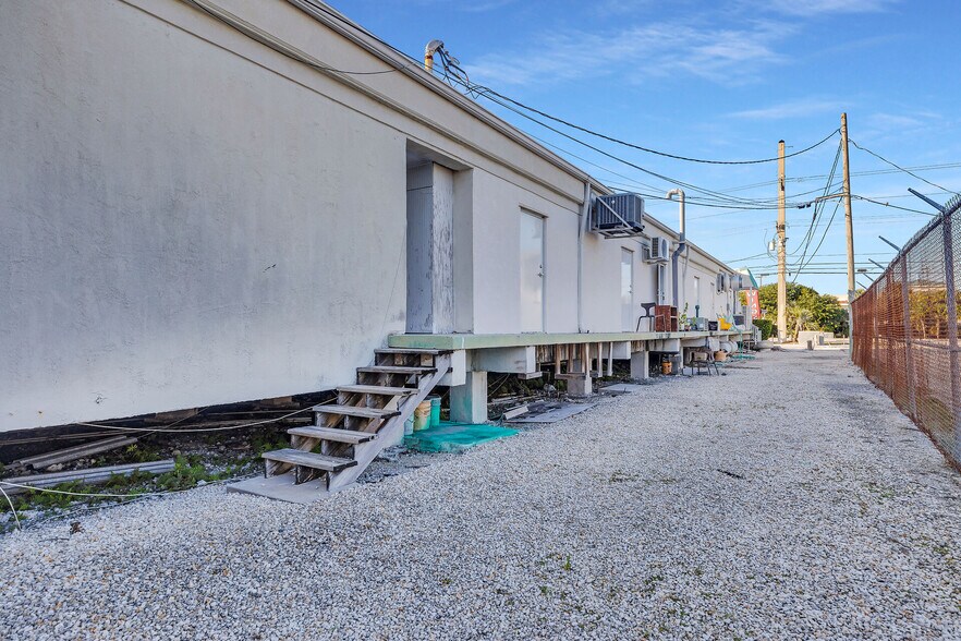 More Photos Of 30348 Overseas Hwy, Big Pine Key General Retail For Sale