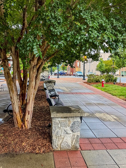 More Photos Of 812 West Ave, Lenoir Storefront Retail Office For Sale